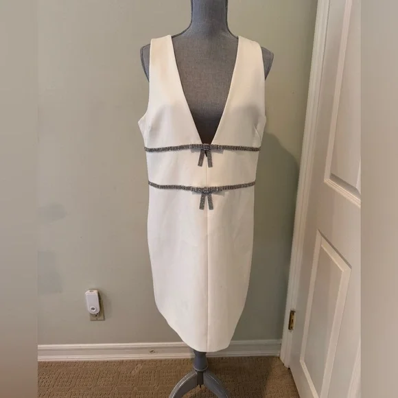 cinq à sept Ivory Label Detail Dress - Picture 4 of 9